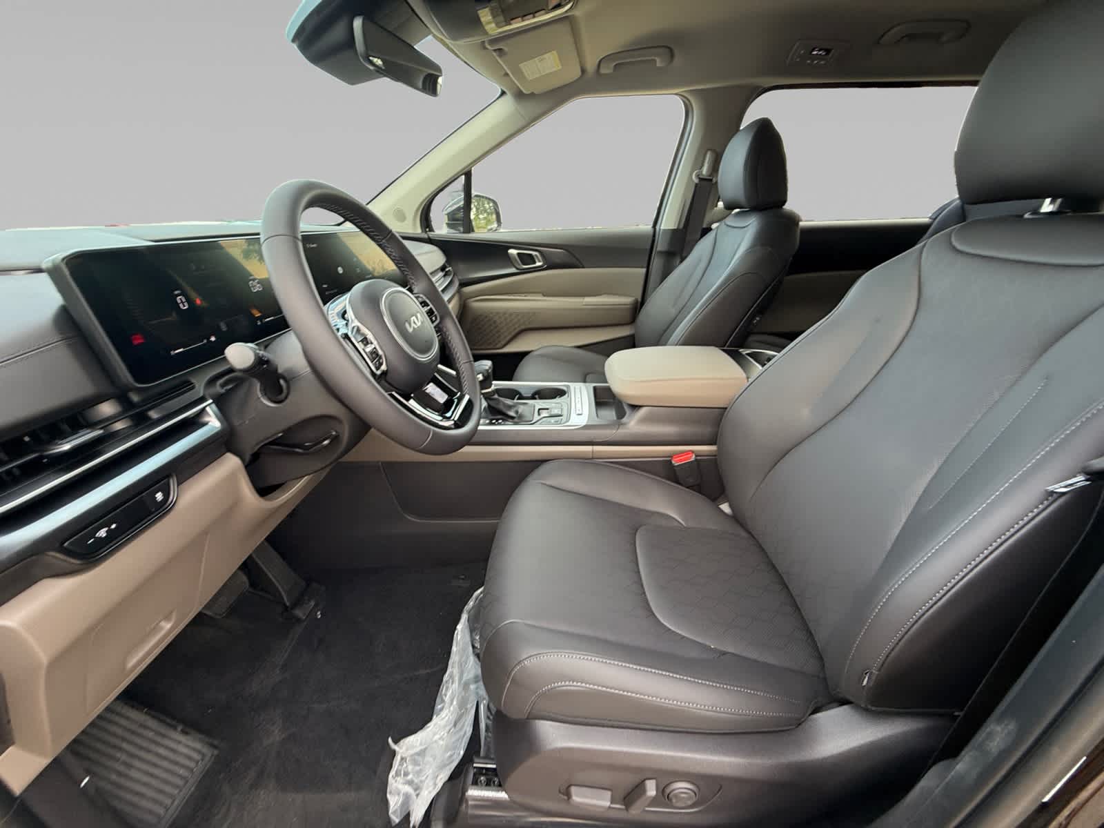 2026 Kia Carnival LXS photo 4
