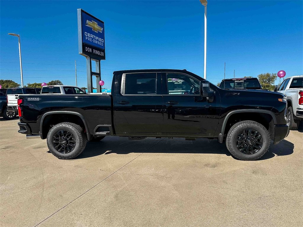2026 Chevrolet Silverado 2500HD LTZ photo 4