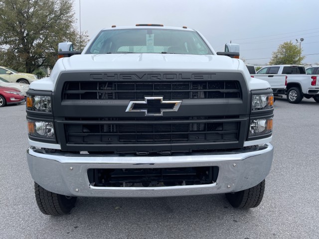 2024 Chevrolet Silverado 4500HD Work Truck photo 2