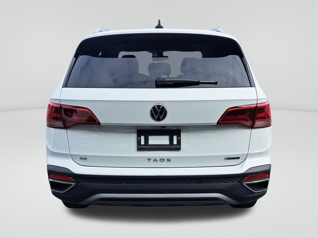 2024 Volkswagen Taos SE photo 4