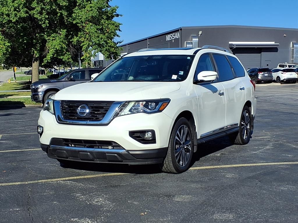 Used 2019 Nissan Pathfinder Platinum with VIN 5N1DR2MM4KC616975 for sale in Kansas City