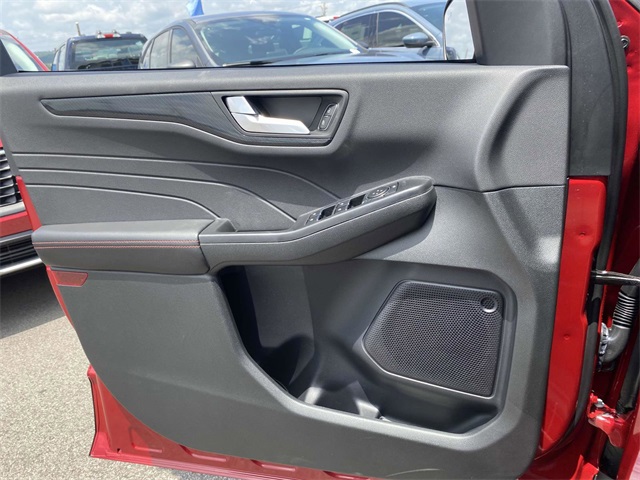 2025 Ford Escape Hybrid ST-Line photo 10