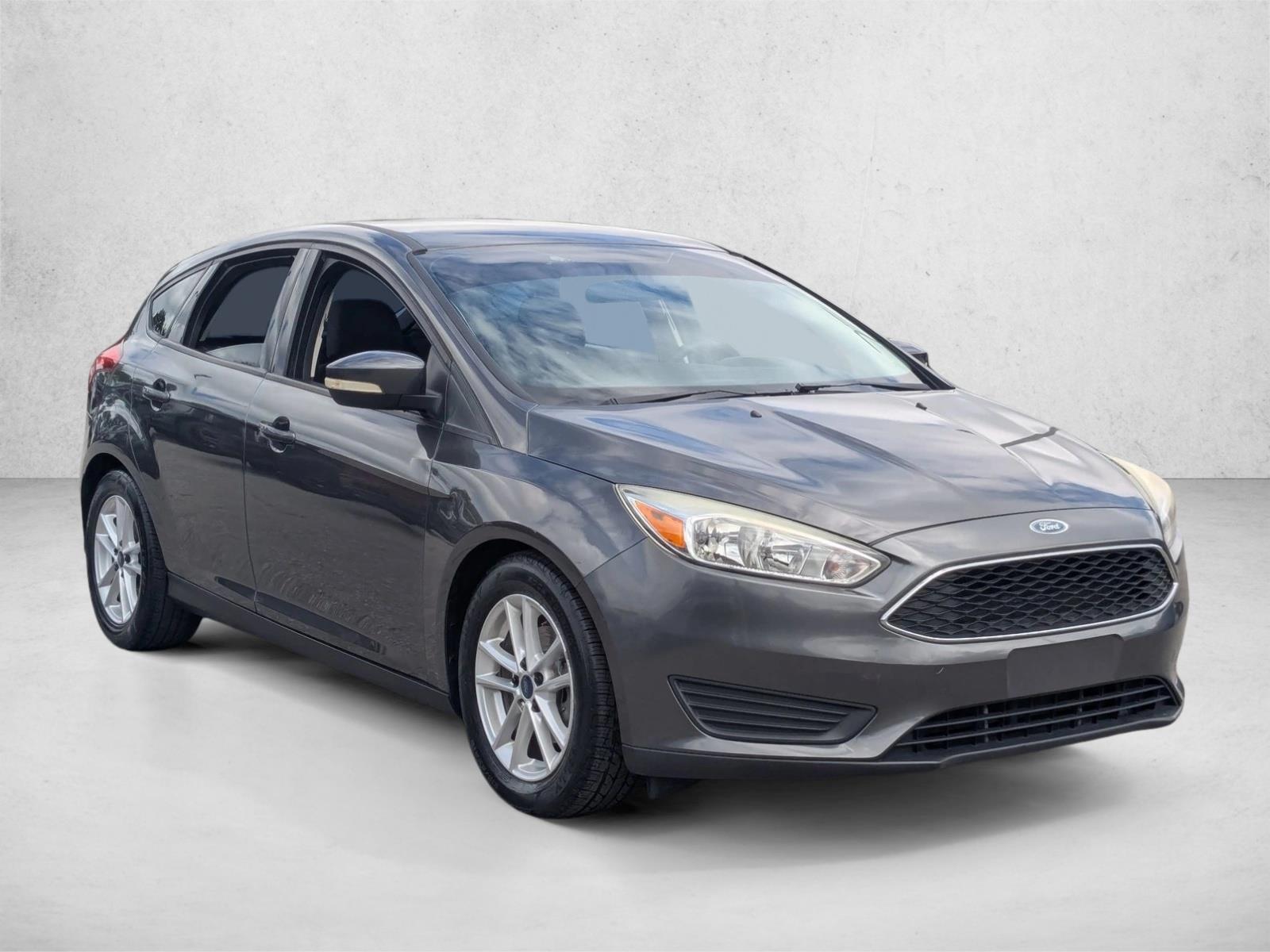 2015 Ford Focus SE photo 3