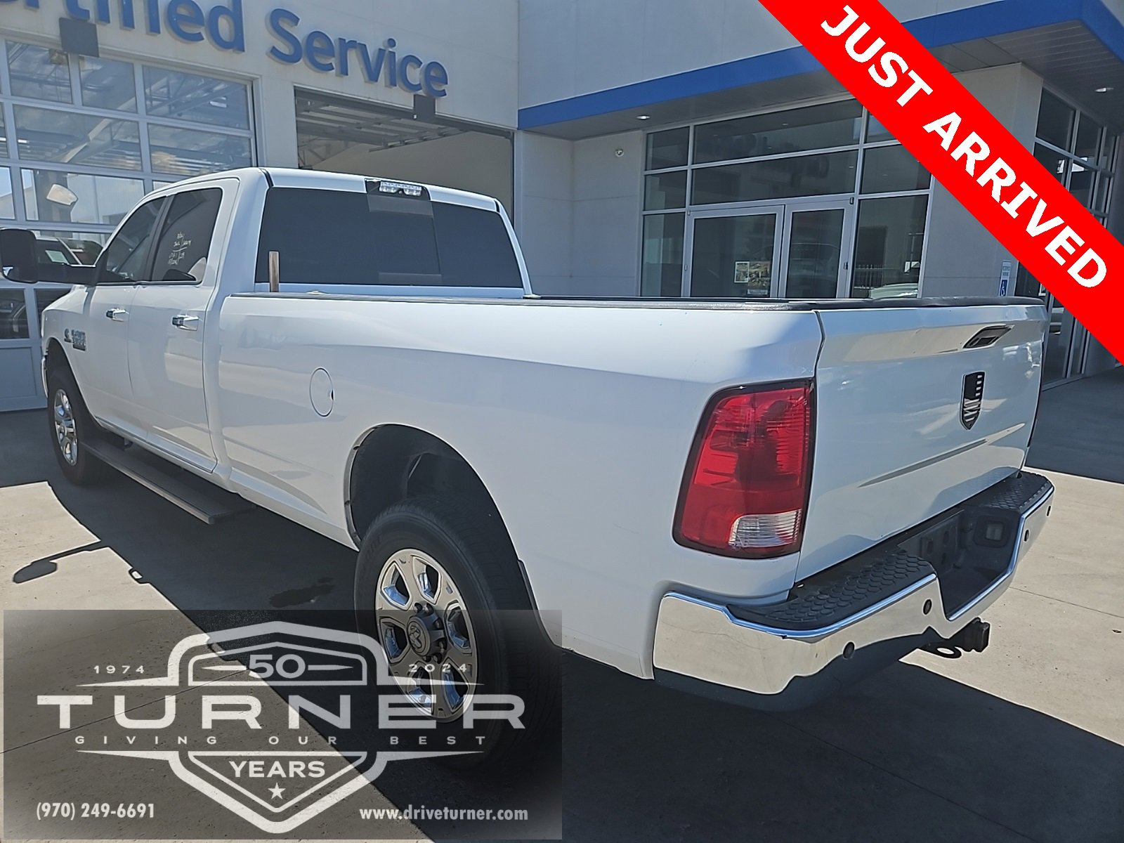 2015 Ram 3500 SLT photo 4