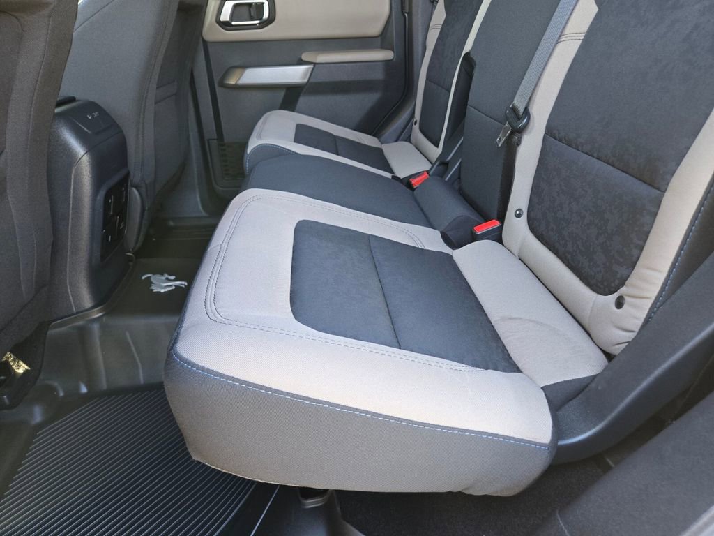 2022 Ford Bronco Base photo 11