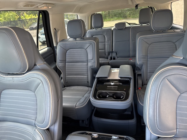 2018 Lincoln Navigator Black Label photo 18