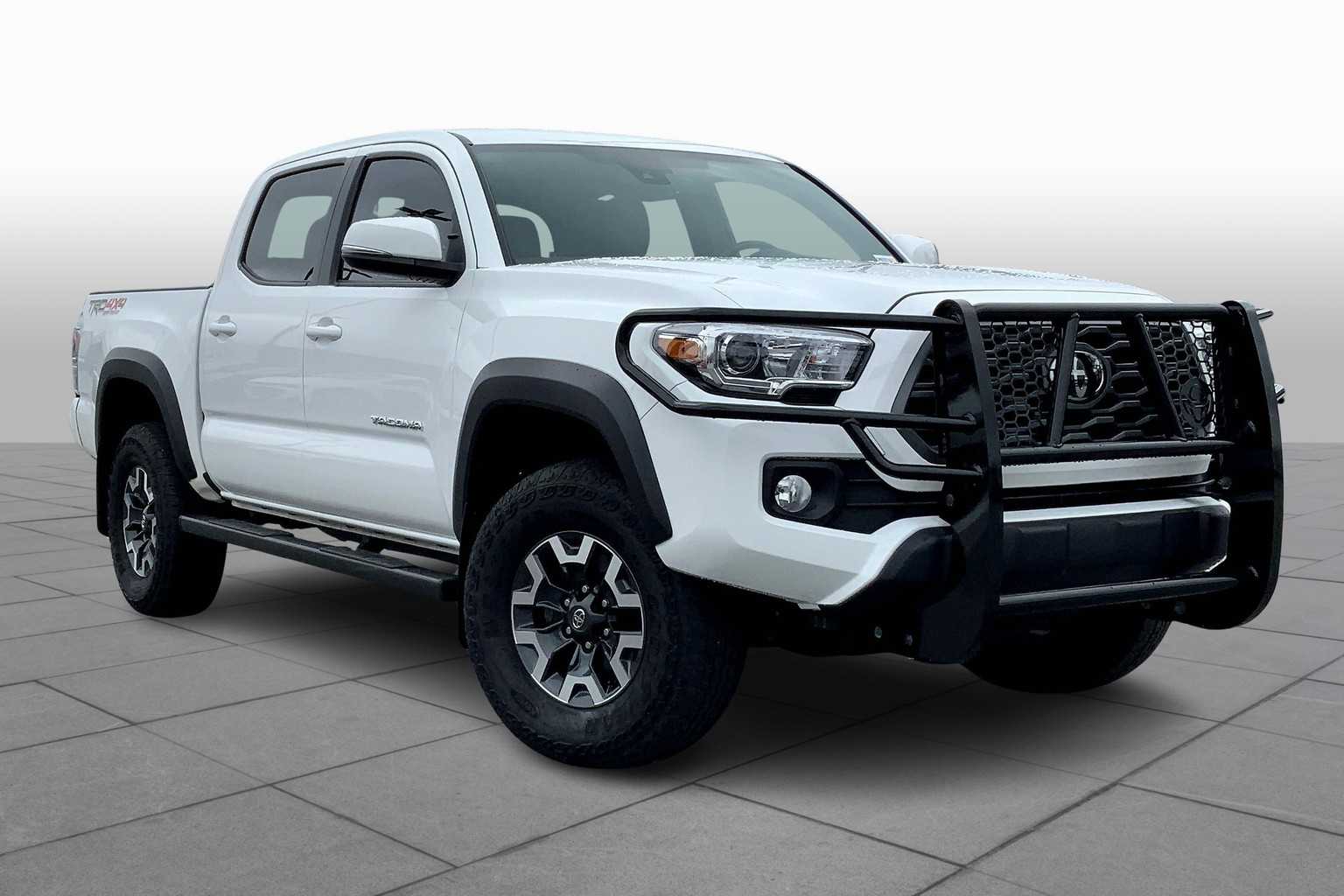 2023 Toyota Tacoma TRD photo 2