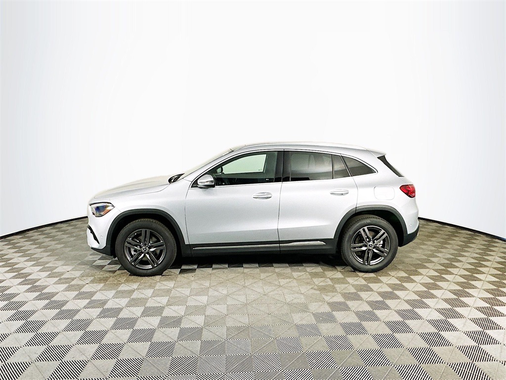 2026 Mercedes Benz GLA 250 4MATIC photo 2