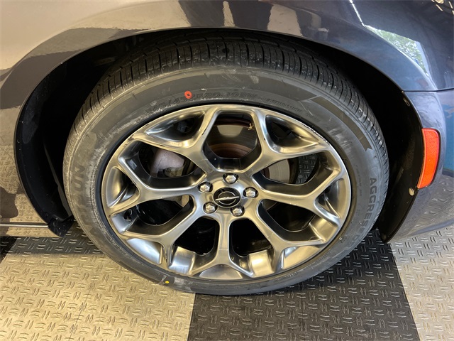 2018 Chrysler 300 S photo 9
