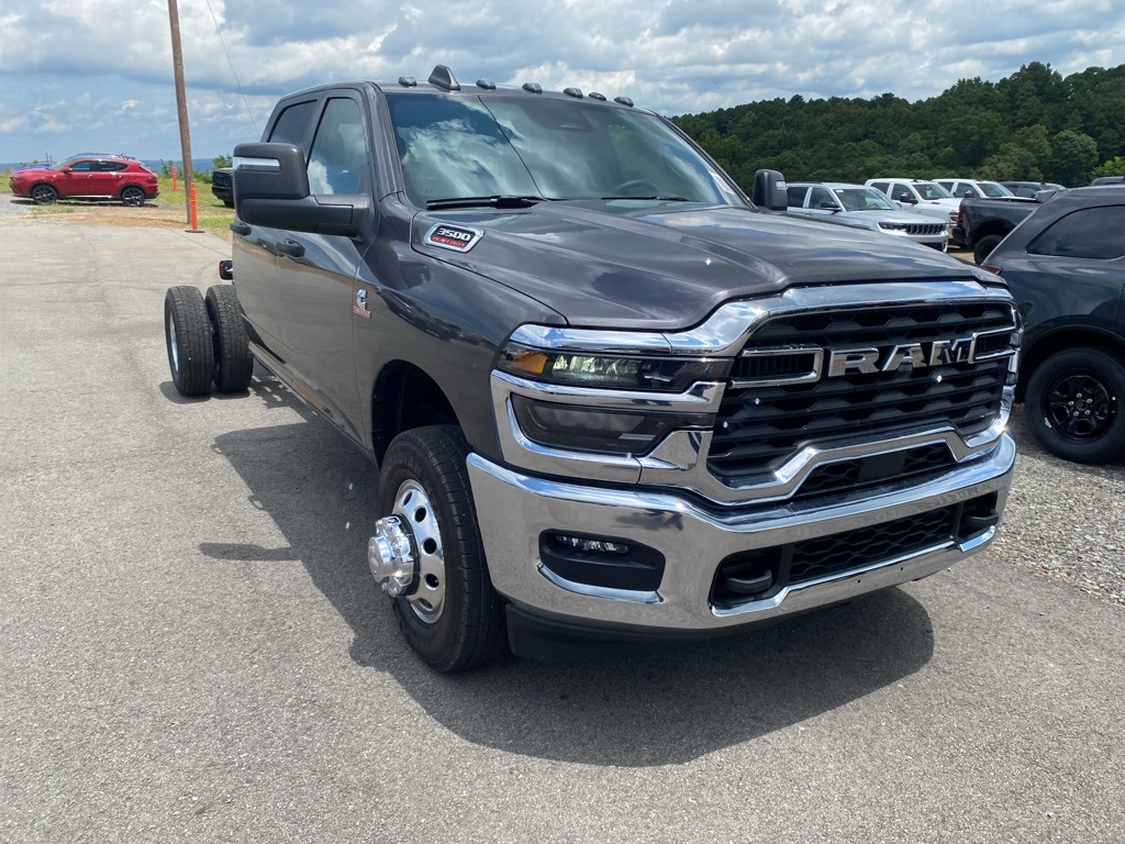 2025 Ram 3500 photo 3