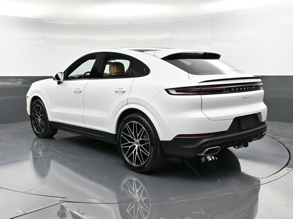 2025 Porsche Cayenne Coupe photo 2