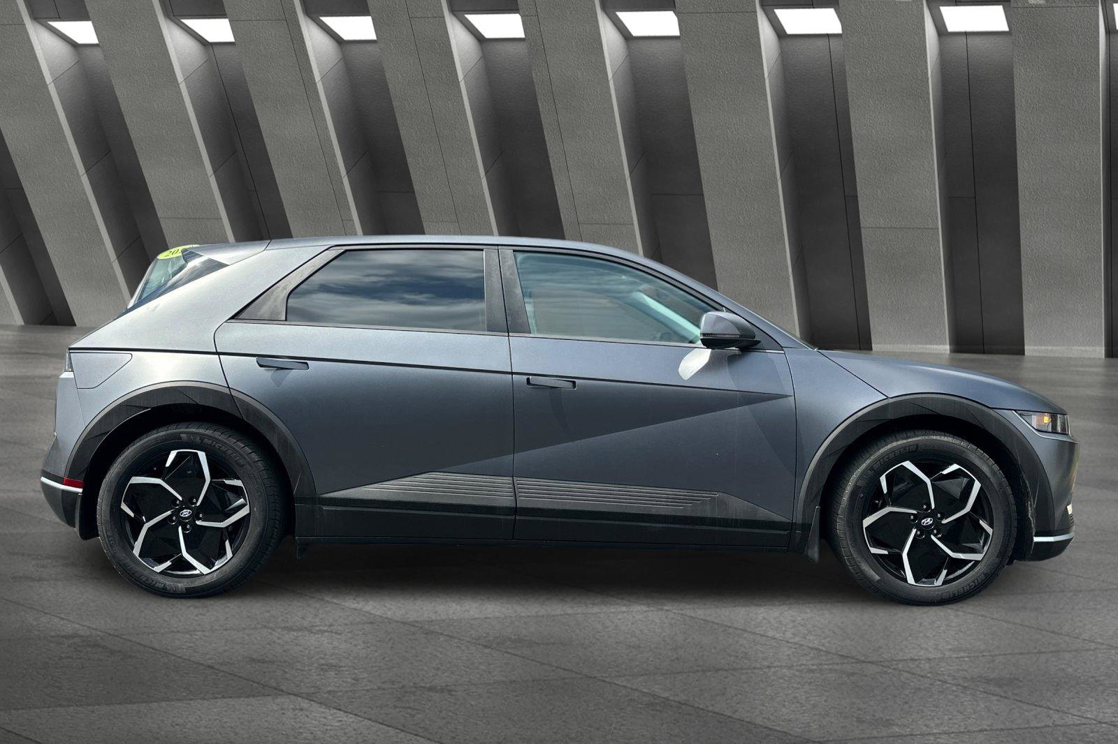 2023 Hyundai Ioniq 5 SEL photo 2