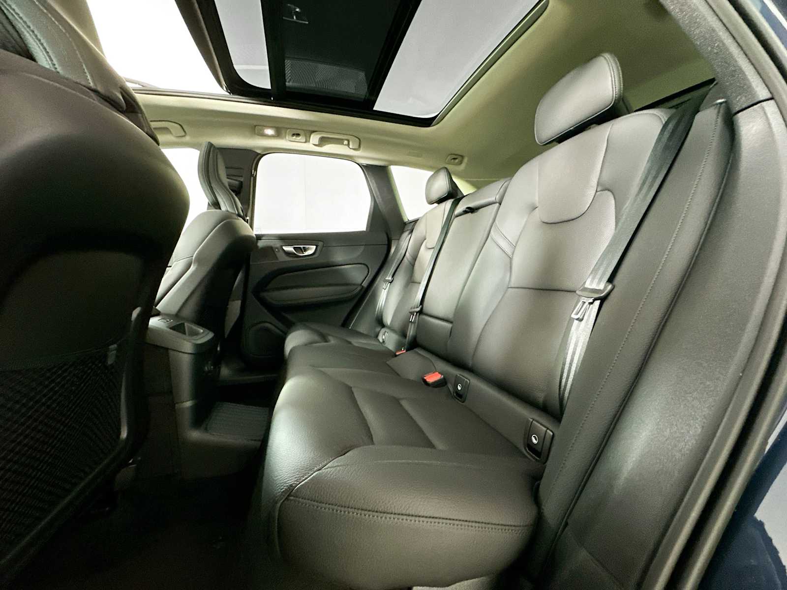2025 Volvo XC60 T8 Plus photo 22