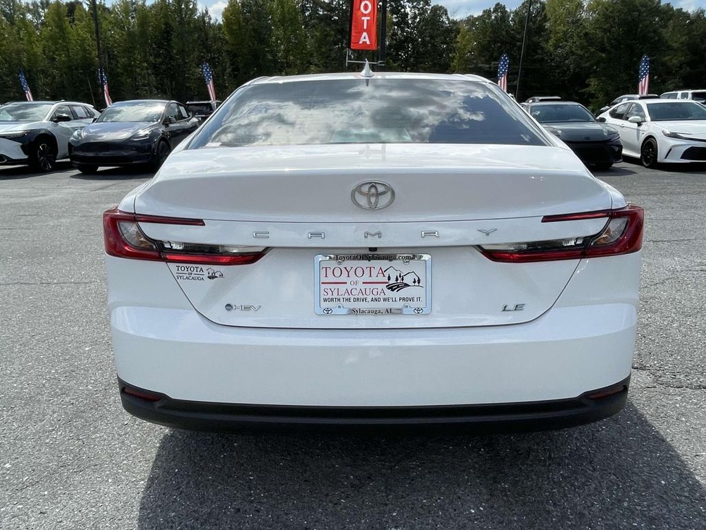 2025 Toyota Camry Hybrid LE photo 3