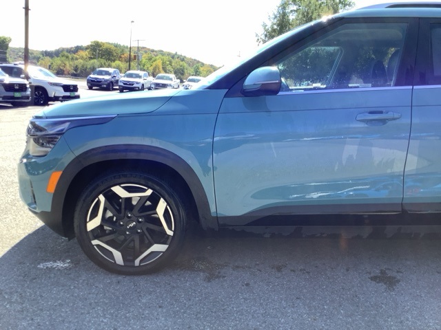 2024 Kia Seltos SX photo 10