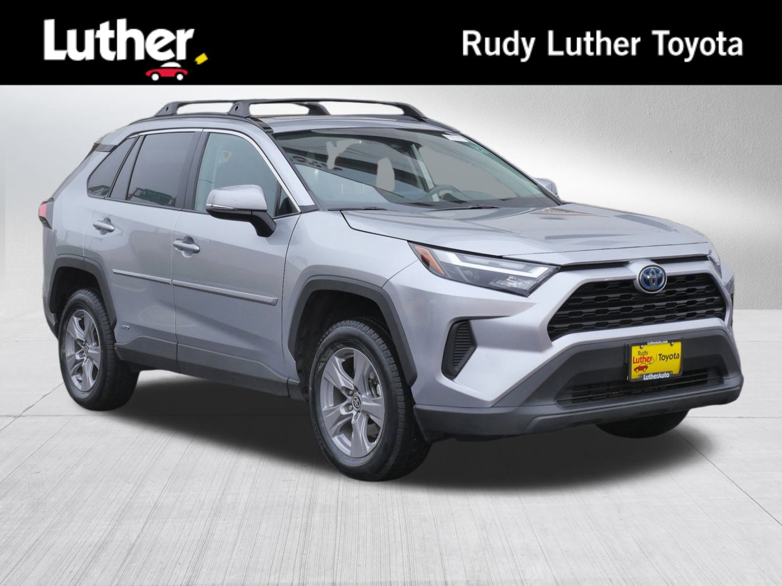 2023 Toyota RAV4 XLE's photo