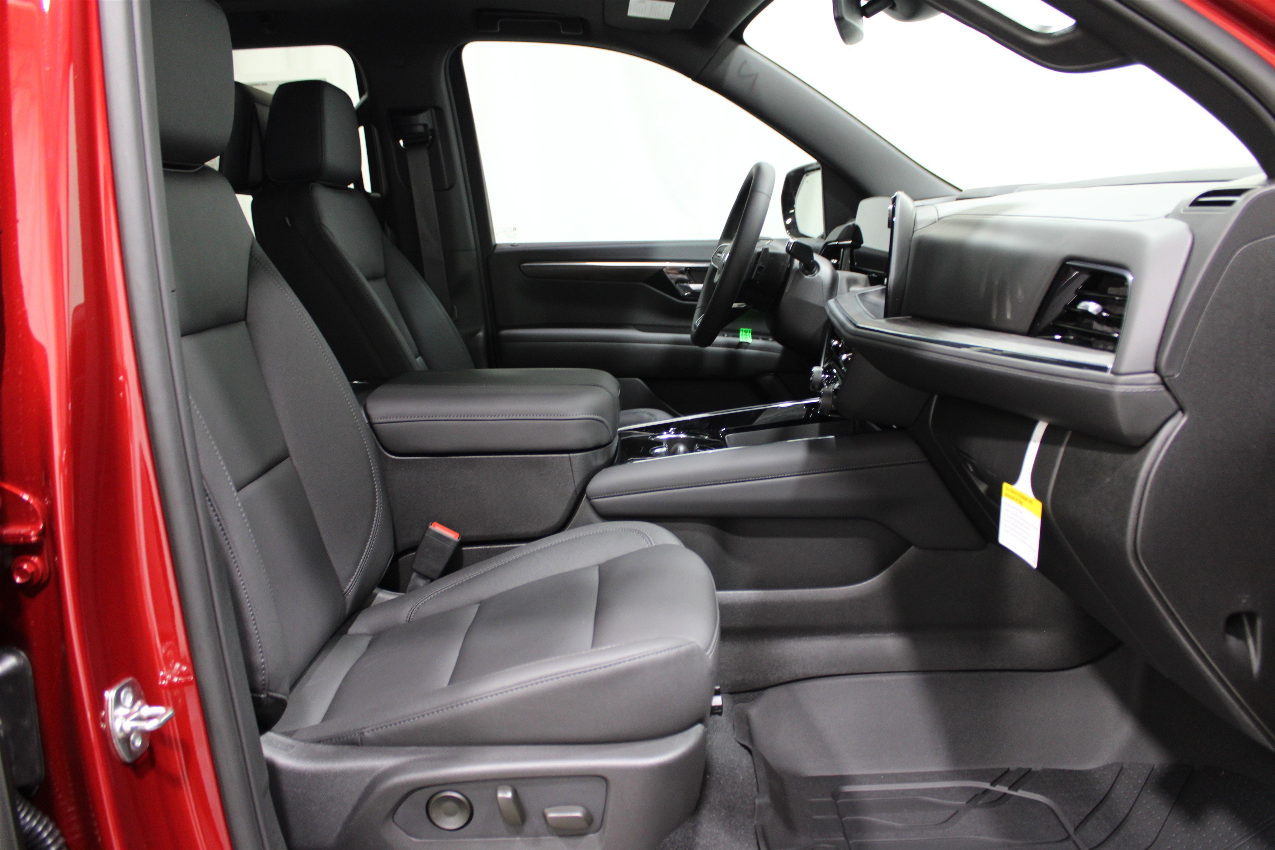 2026 Chevrolet Suburban Z71 photo 25