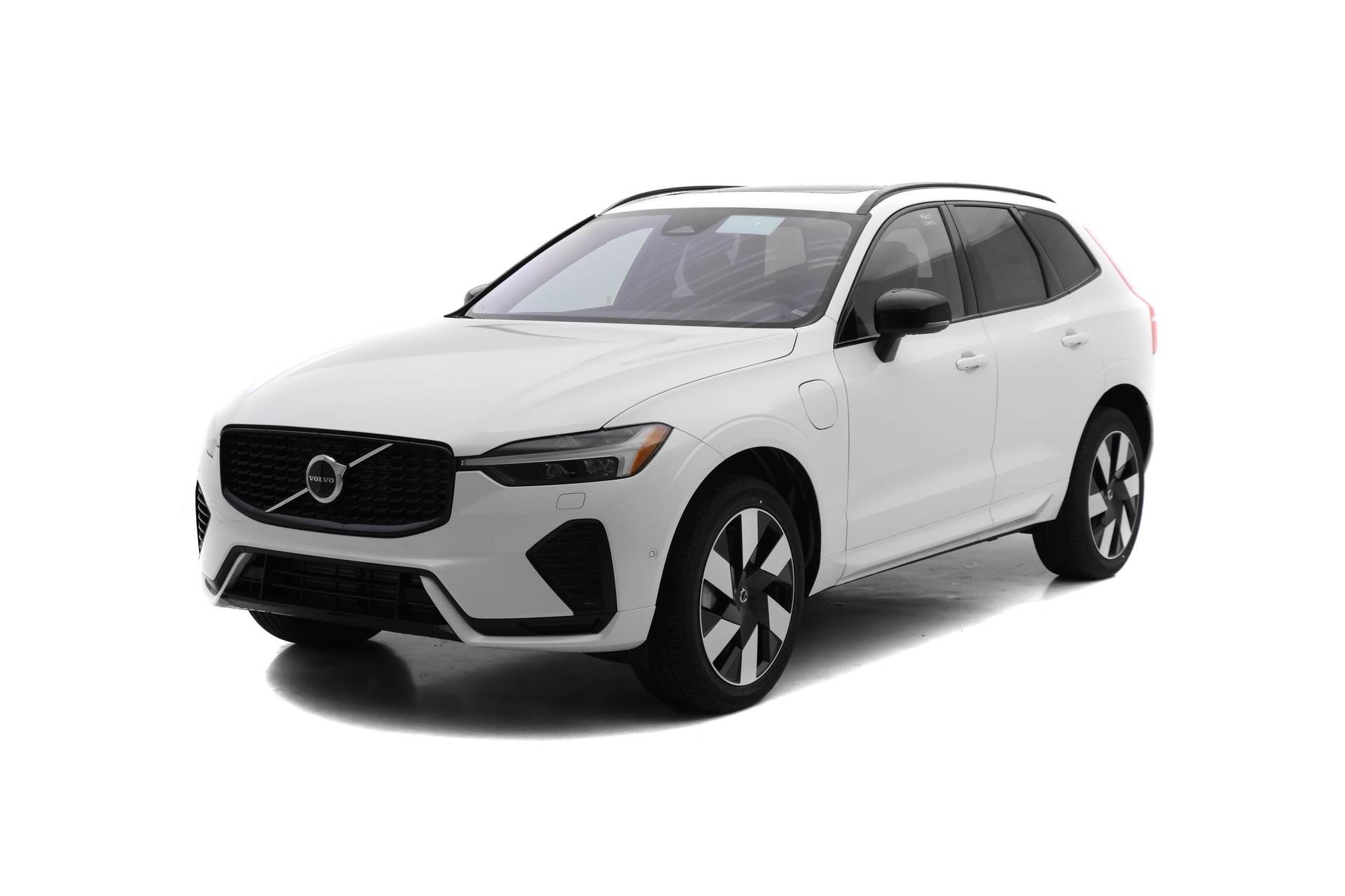 2025 Volvo XC60 Plus's photo