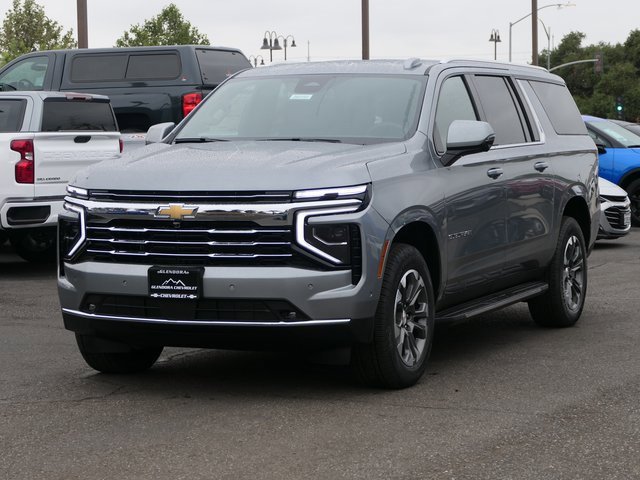 2026 Chevrolet Suburban LT photo 5