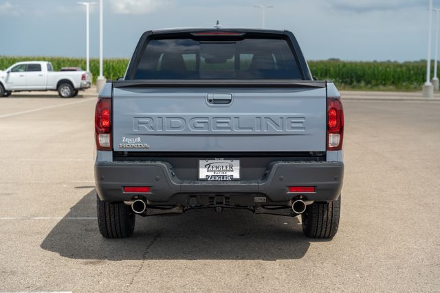 2026 Honda Ridgeline Black Edition photo 5