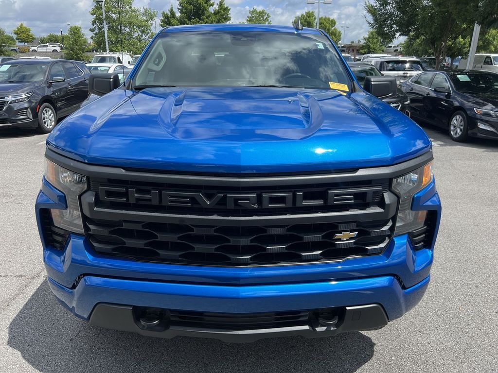 2024 Chevrolet Silverado 1500 Custom photo 2