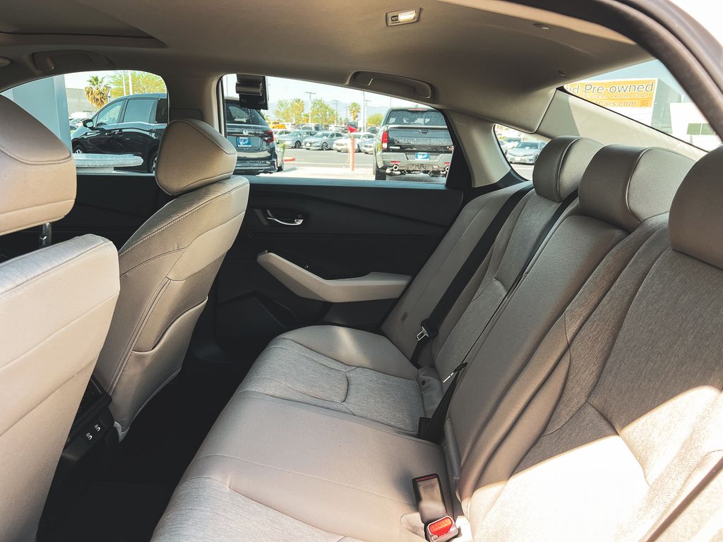 2025 Honda Accord SE photo 24