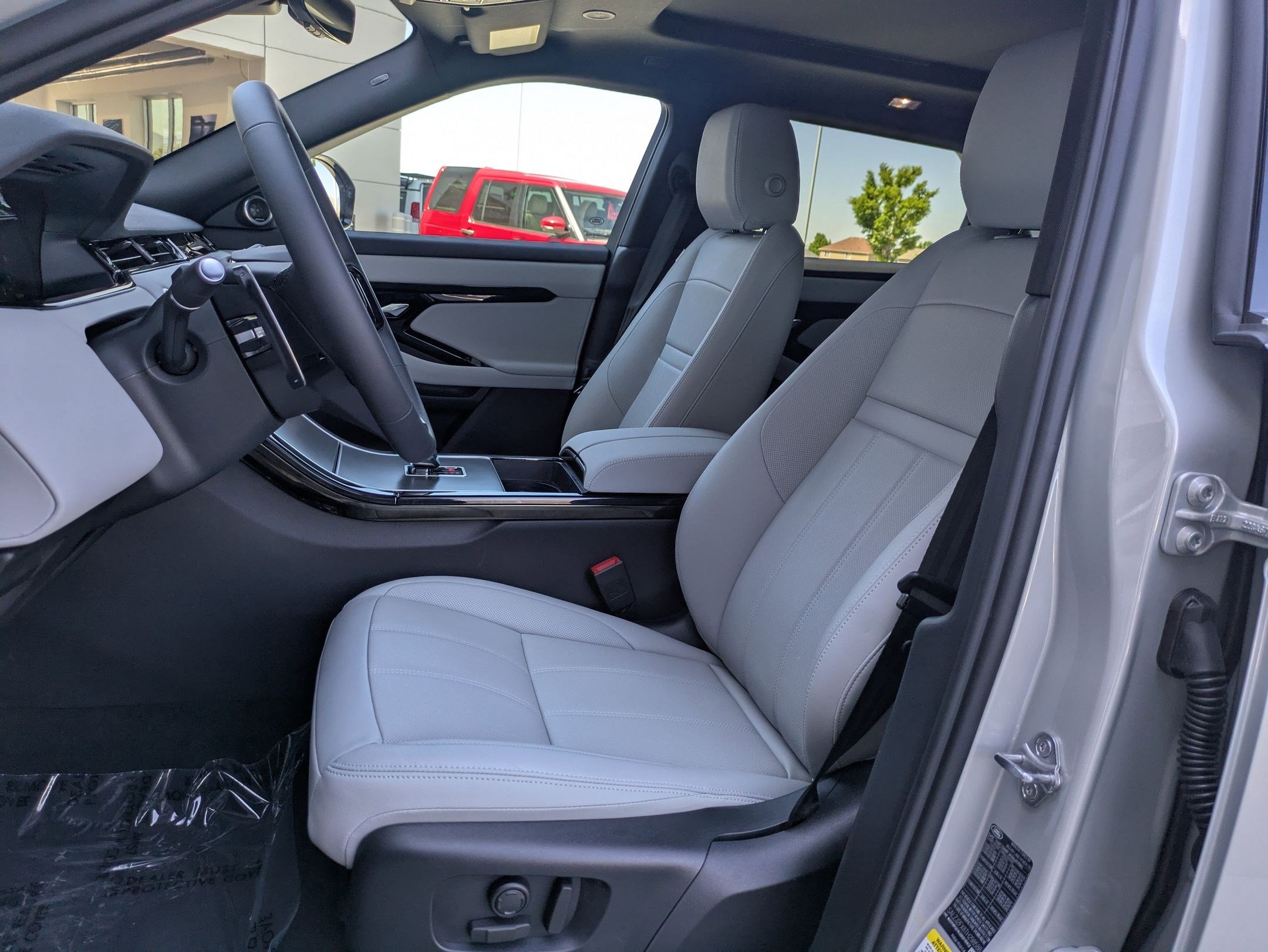 2026 Land Rover Range Rover Evoque S photo 15