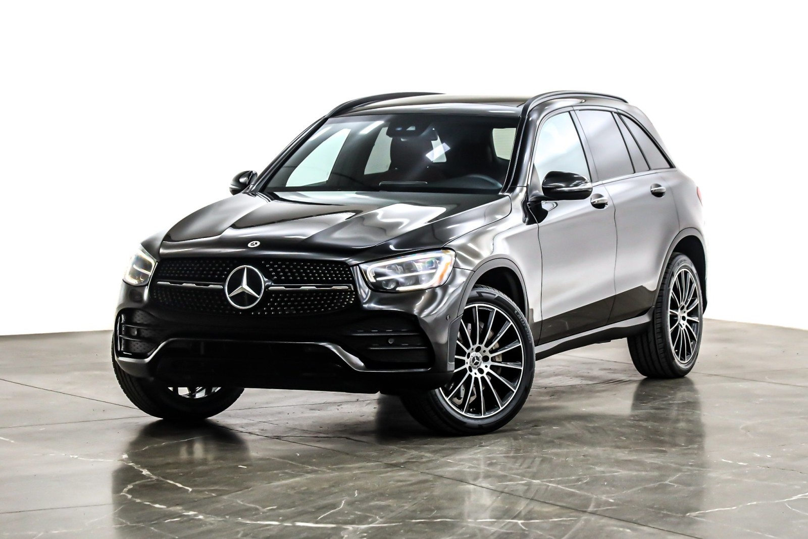 2022 Mercedes-Benz GLC GLC300's photo