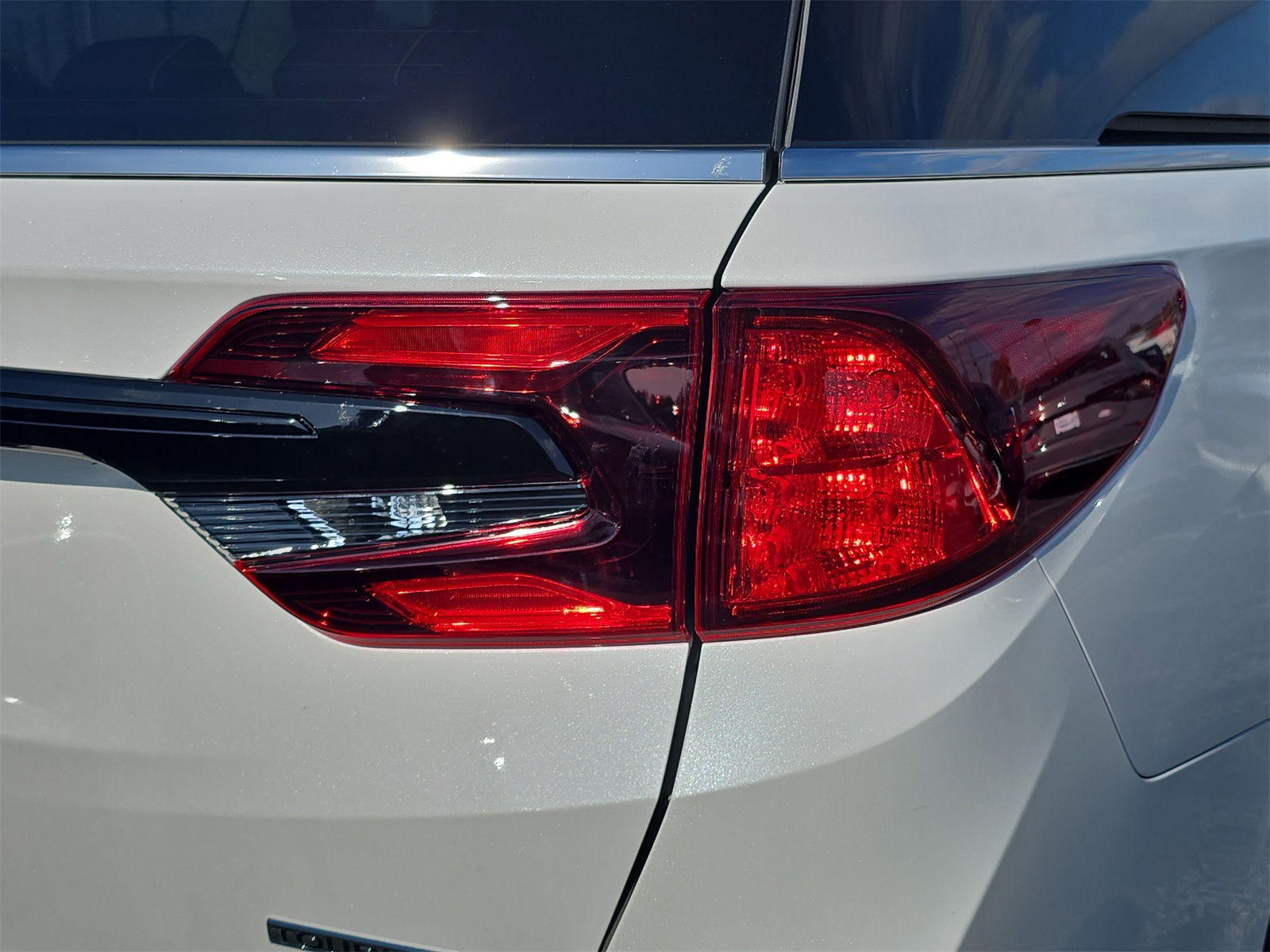 2026 Honda Odyssey Touring photo 8