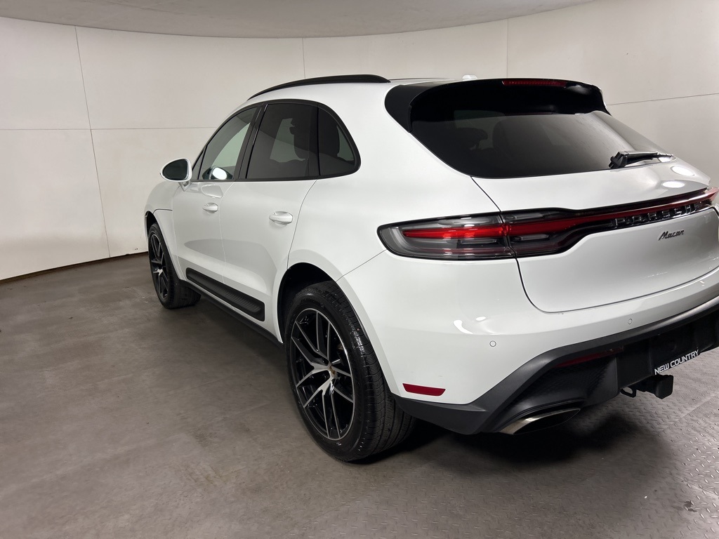 2025 Porsche Macan Base photo 7