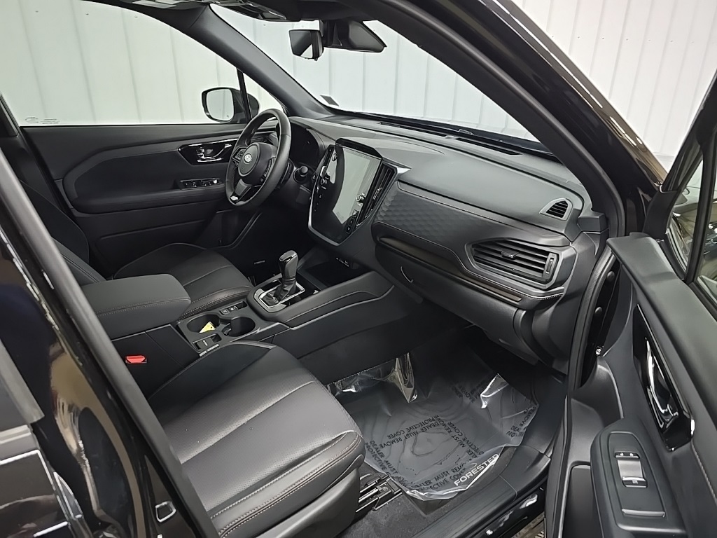 2025 Subaru Forester Touring photo 15