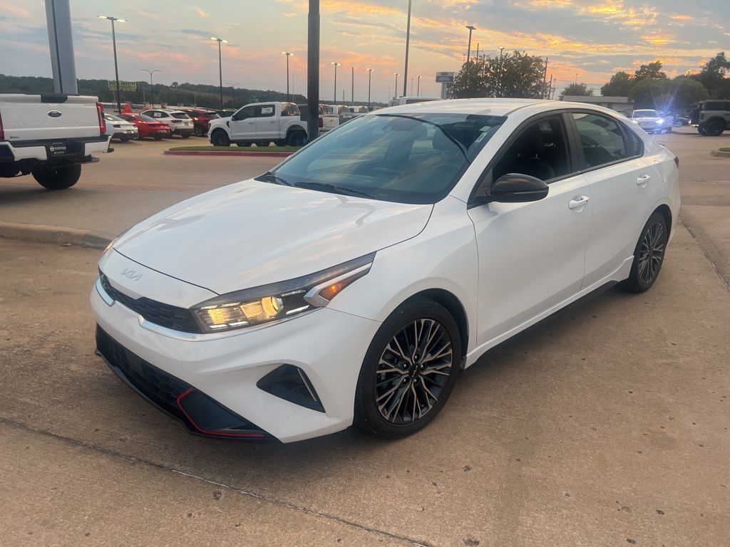 2023 Kia Forte GT-Line photo 2