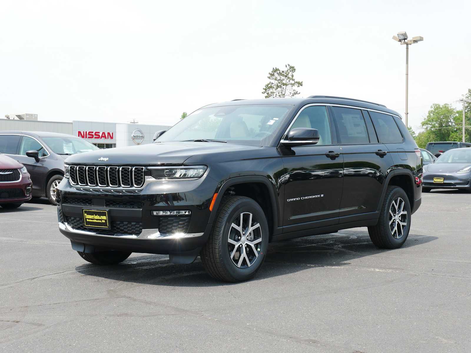 2025 Jeep Grand Cherokee Limited photo 3