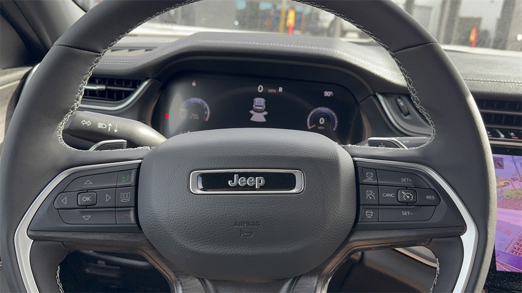 2025 Jeep Grand Cherokee Limited photo 20