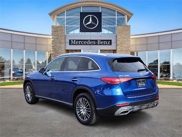 2025 Mercedes Benz GLC 300 4MATIC photo 2