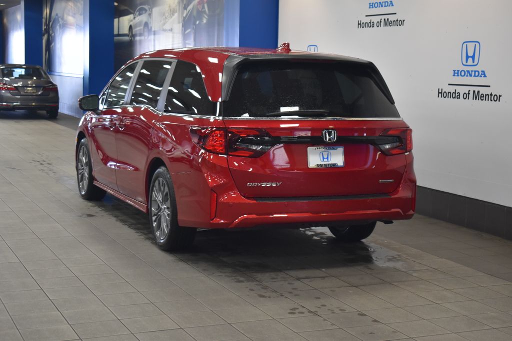 2026 Honda Odyssey Touring photo 5