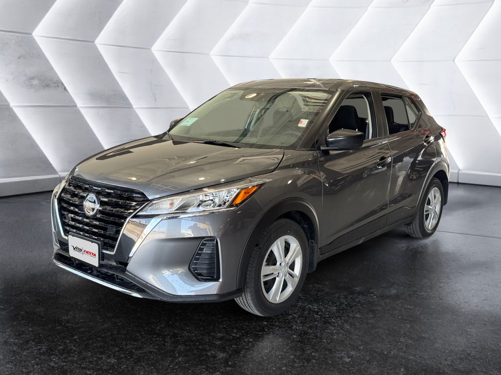 2024 Nissan Kicks S photo 3
