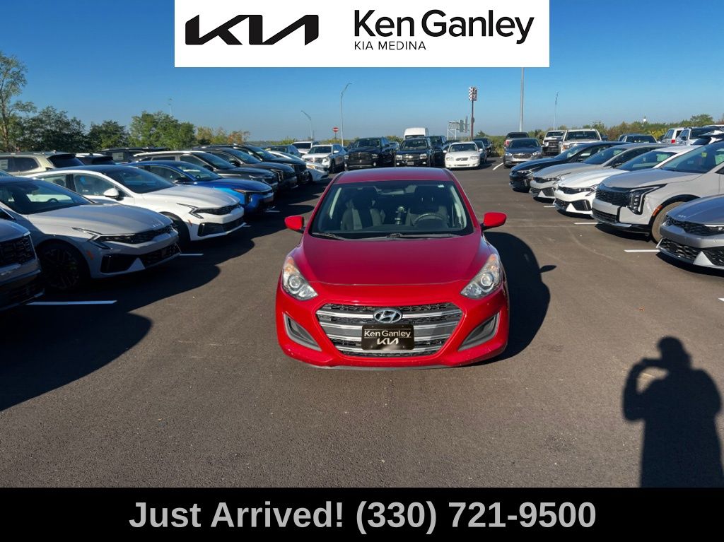 2016 Hyundai Elantra GT Base photo 2
