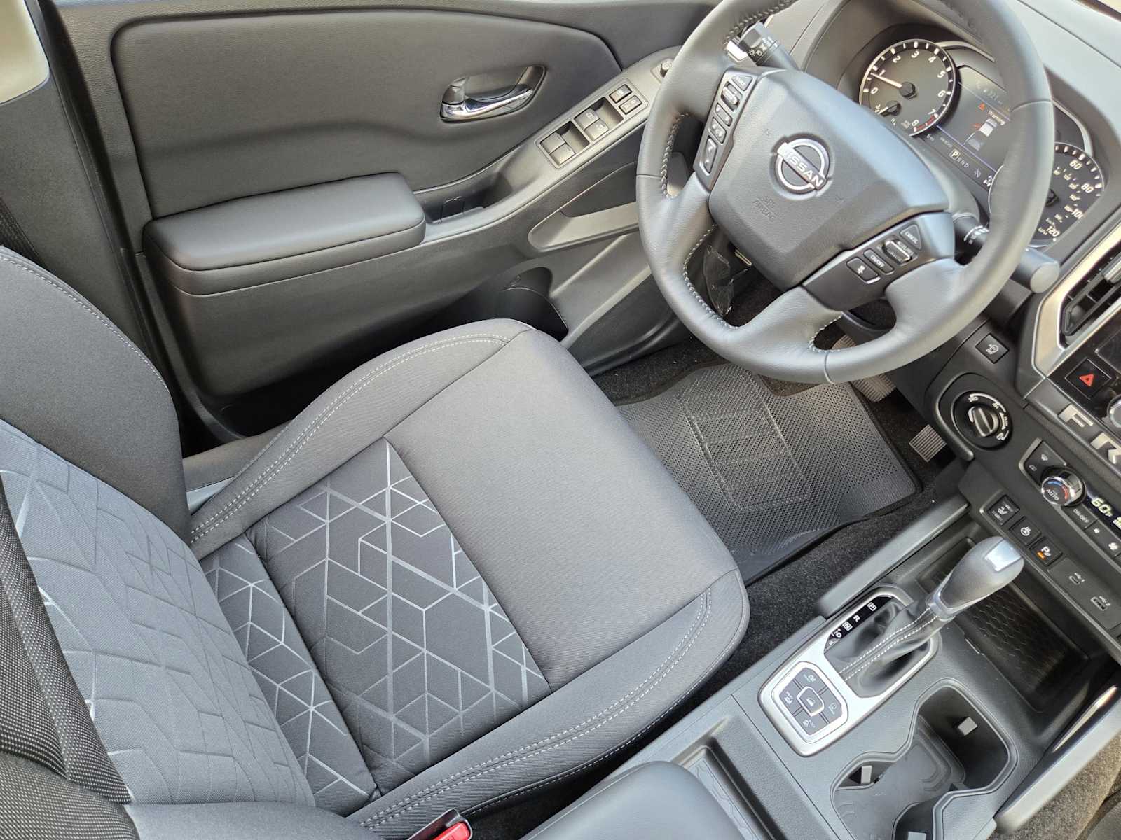 2026 Nissan Frontier Crew Cab SV photo 15