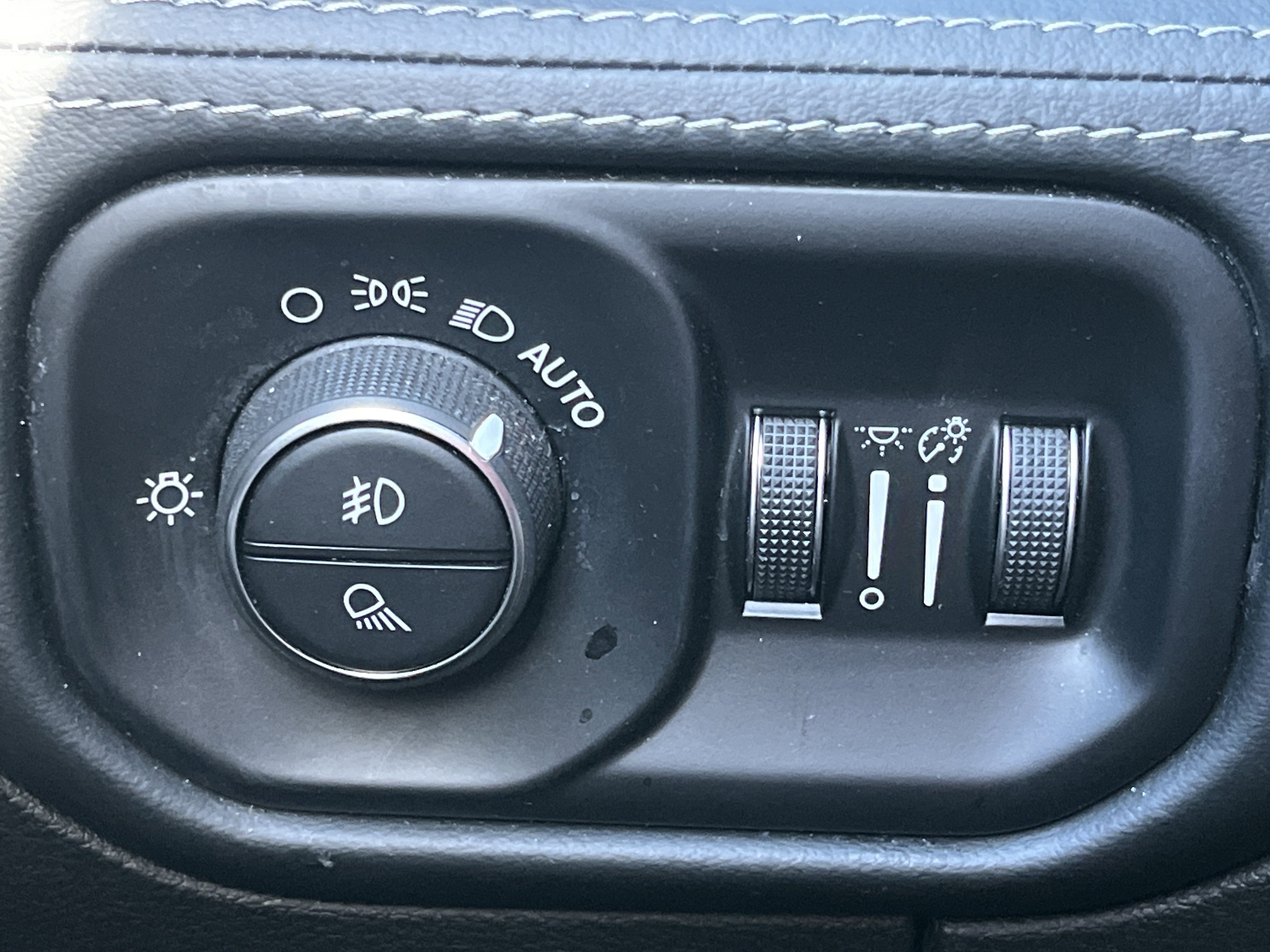 2019 Ram 1500 Limited photo 4