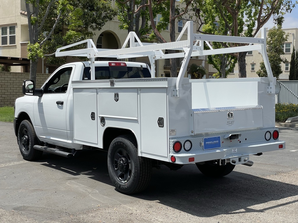 2025 Ram 2500 Tradesman photo 4