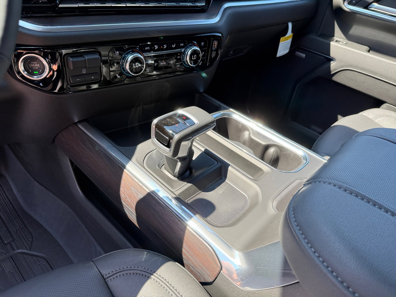 2026 Gmc Sierra SLT photo 13