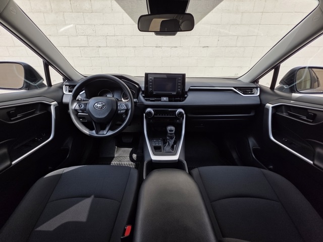 2022 Toyota RAV4 LE photo 13