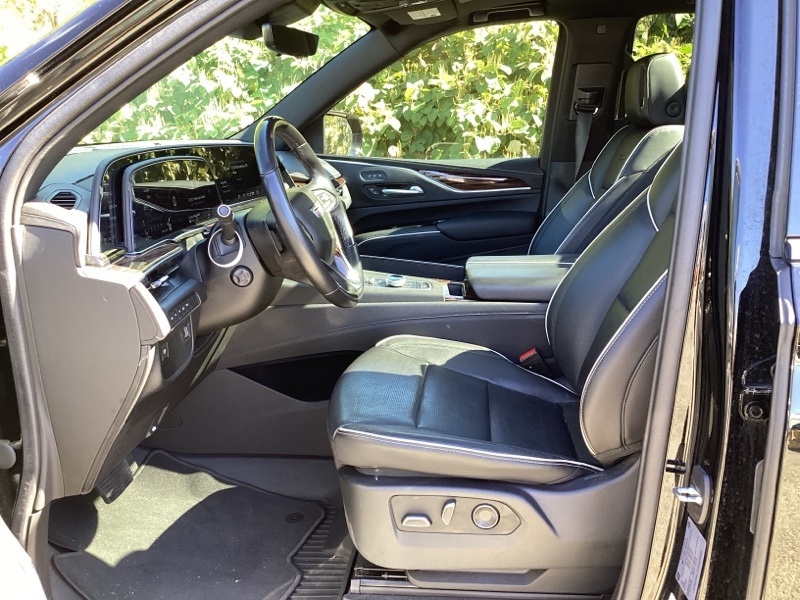 2021 Cadillac Escalade Premium Luxury photo 17