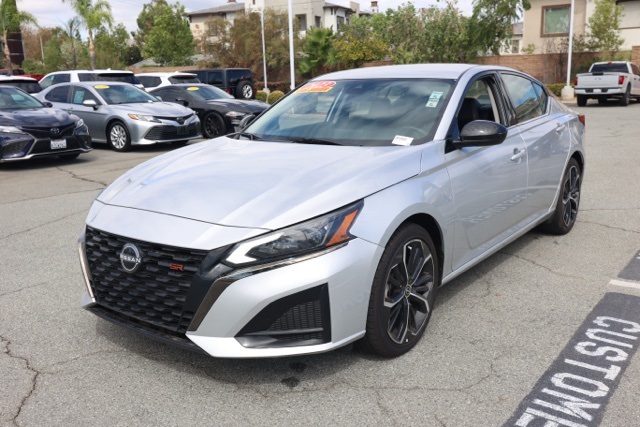2023 Nissan Altima 2.5 SR photo 7