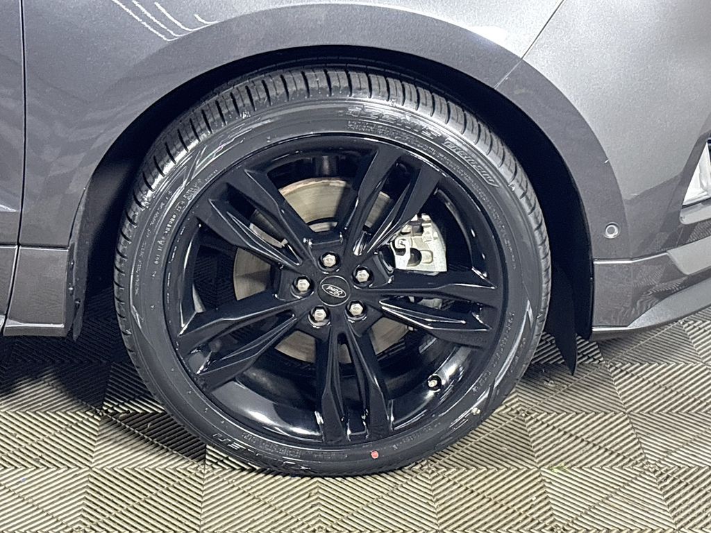 2020 Ford Edge ST photo 20