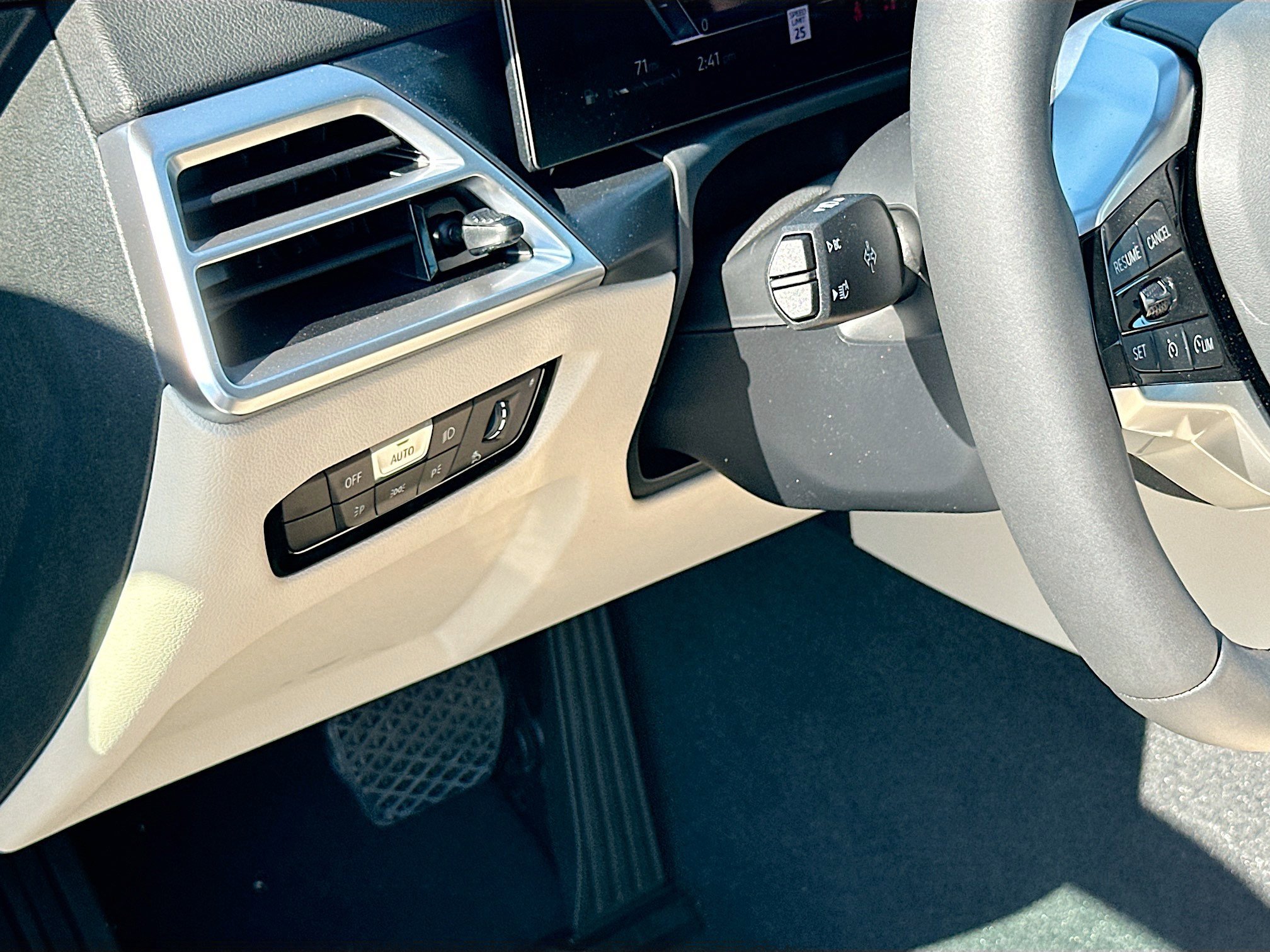 2025 Bmw 330i photo 10