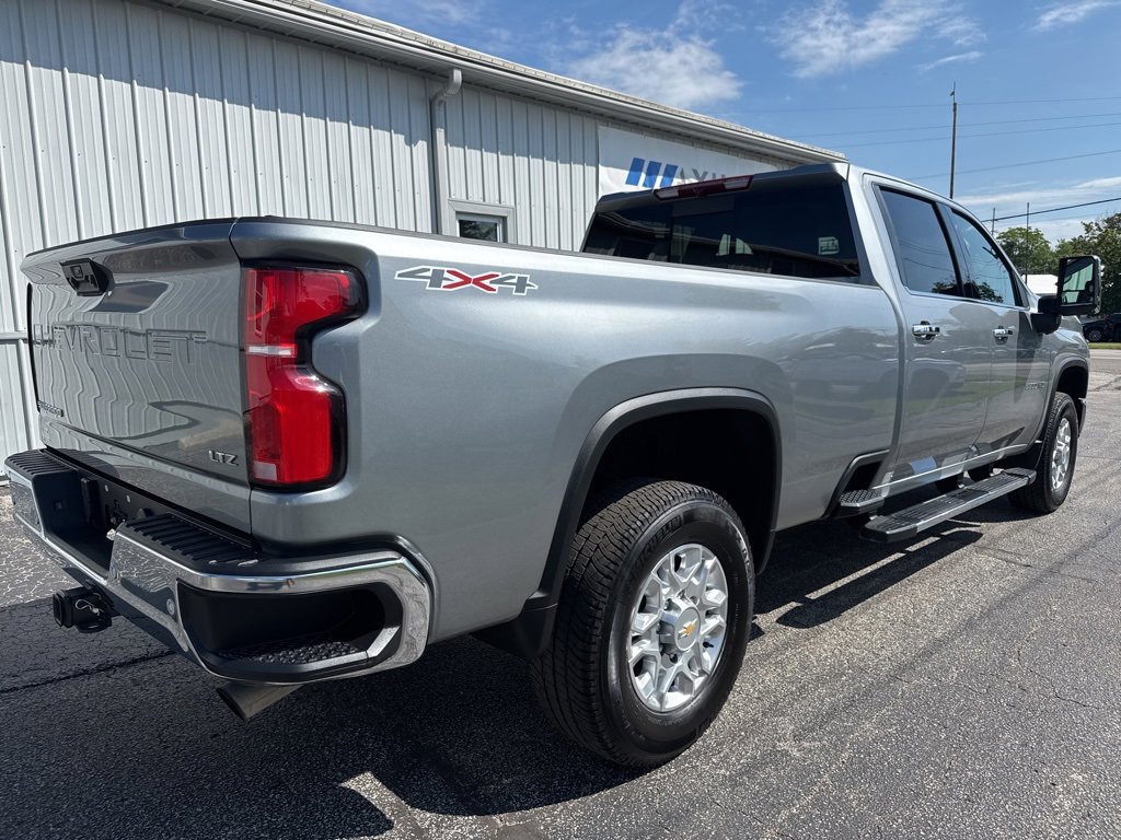 2025 Chevrolet Silverado 3500HD LTZ photo 7