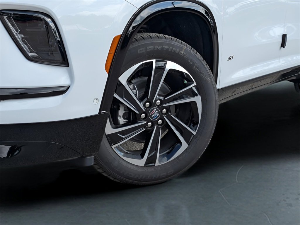 2025 Buick Enclave Sport Touring photo 2