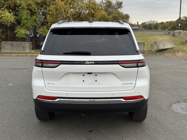 2022 Jeep Grand Cherokee Limited photo 4